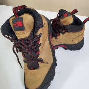 NORTH FACE HIKING BOOTS